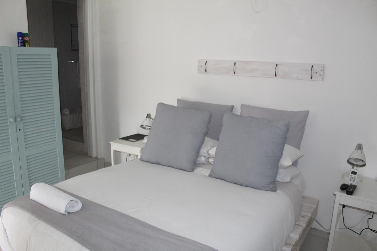 Blue'S Guest House - East London Bonza Bay Dış mekan fotoğraf