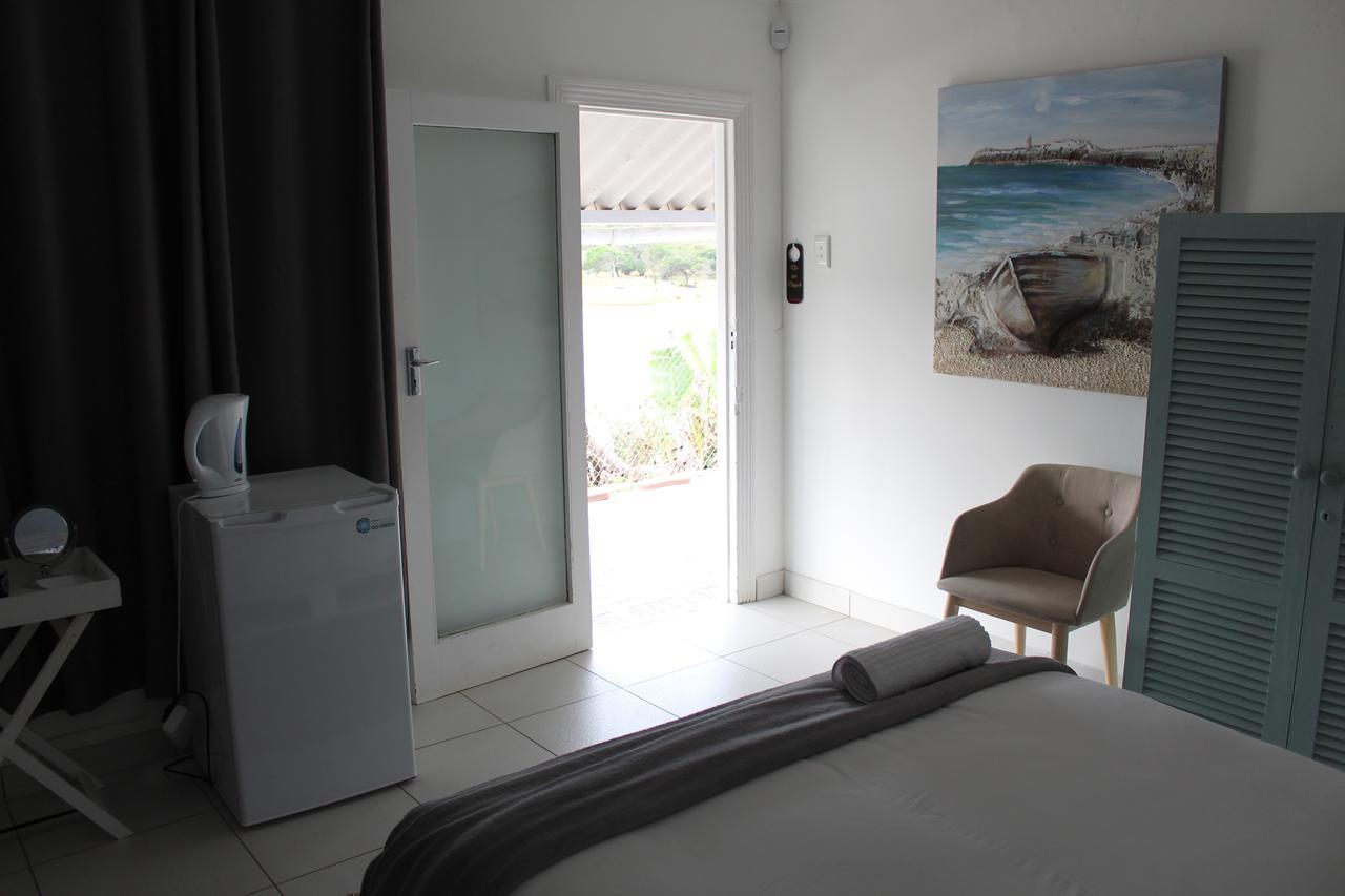 Blue'S Guest House - East London Bonza Bay Dış mekan fotoğraf